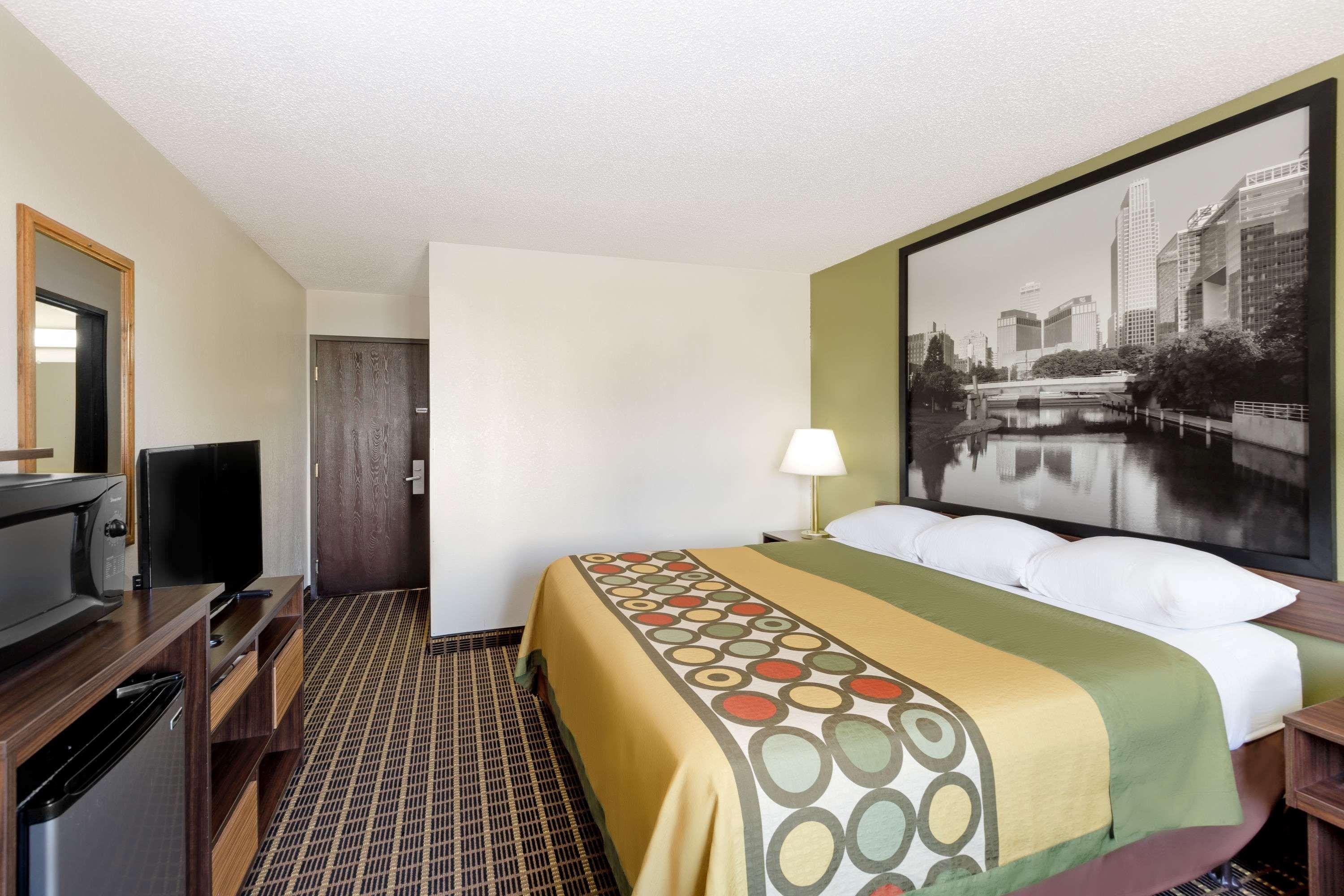 Super 8 By Wyndham Norfolk Exterior foto
