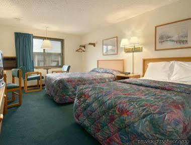 Super 8 By Wyndham Norfolk Exterior foto